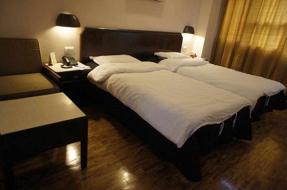 Marcopolo Business Hotel Катманду Екстериор снимка