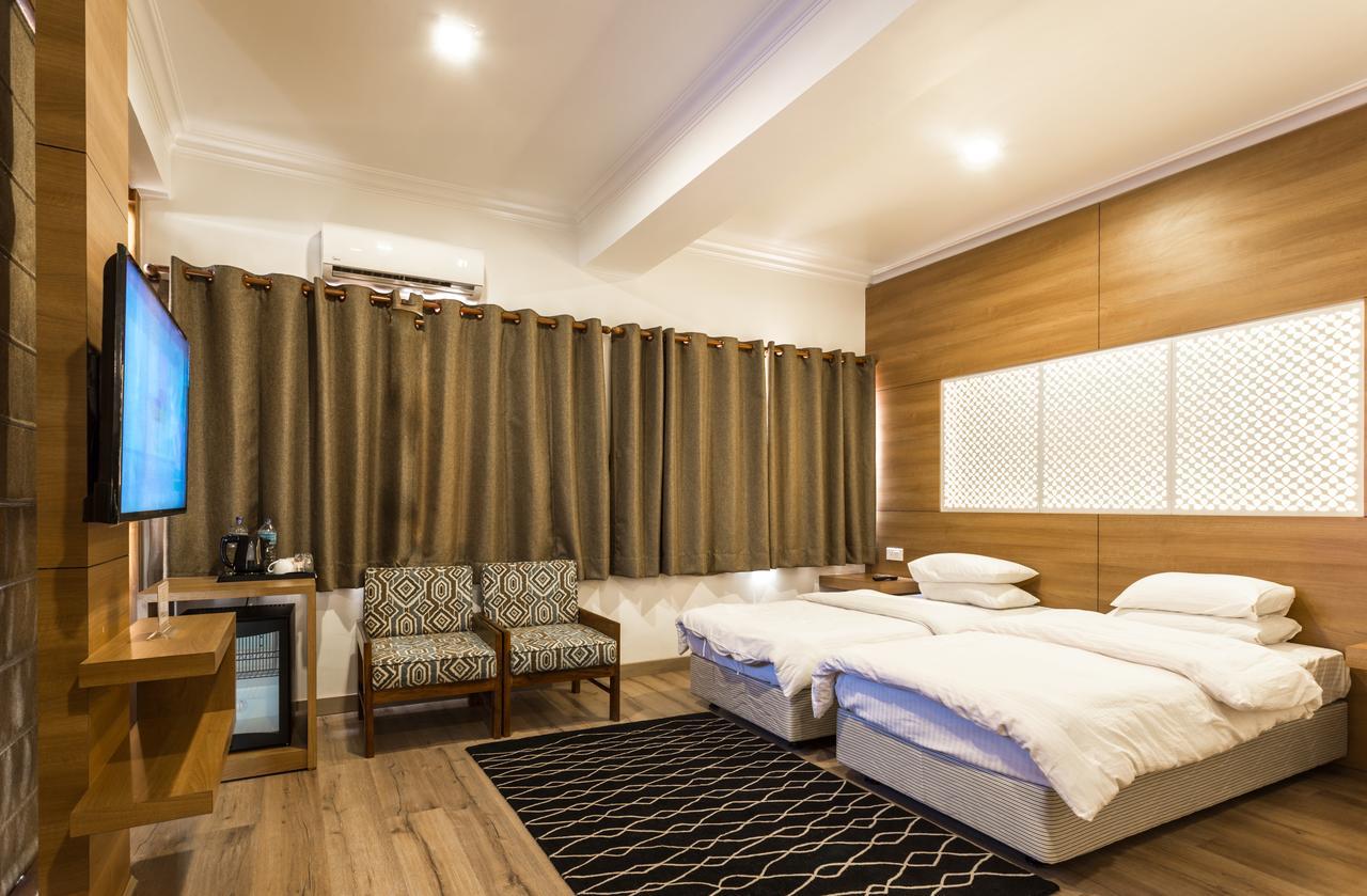 Marcopolo Business Hotel Катманду Екстериор снимка