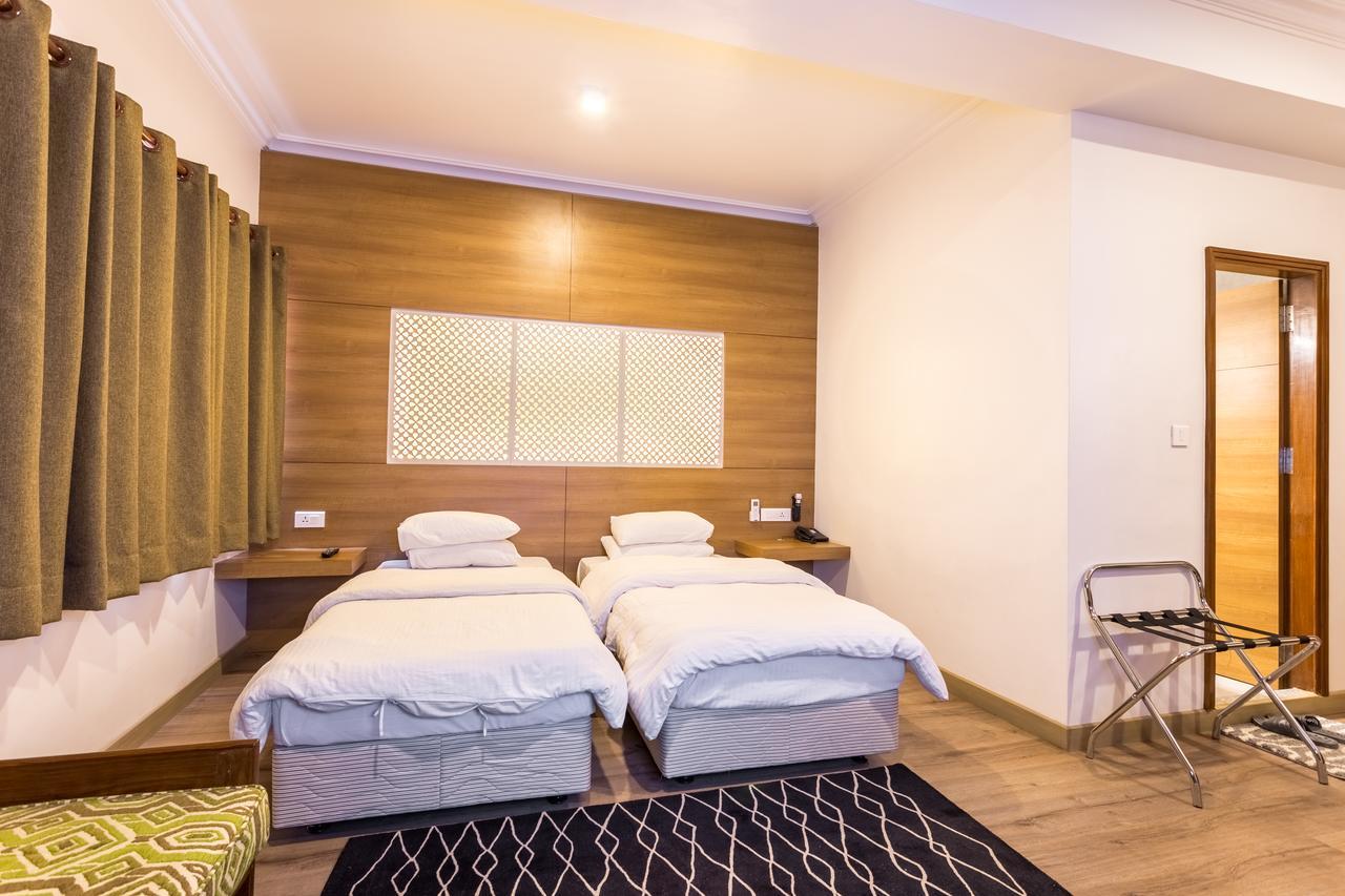 Marcopolo Business Hotel Катманду Екстериор снимка